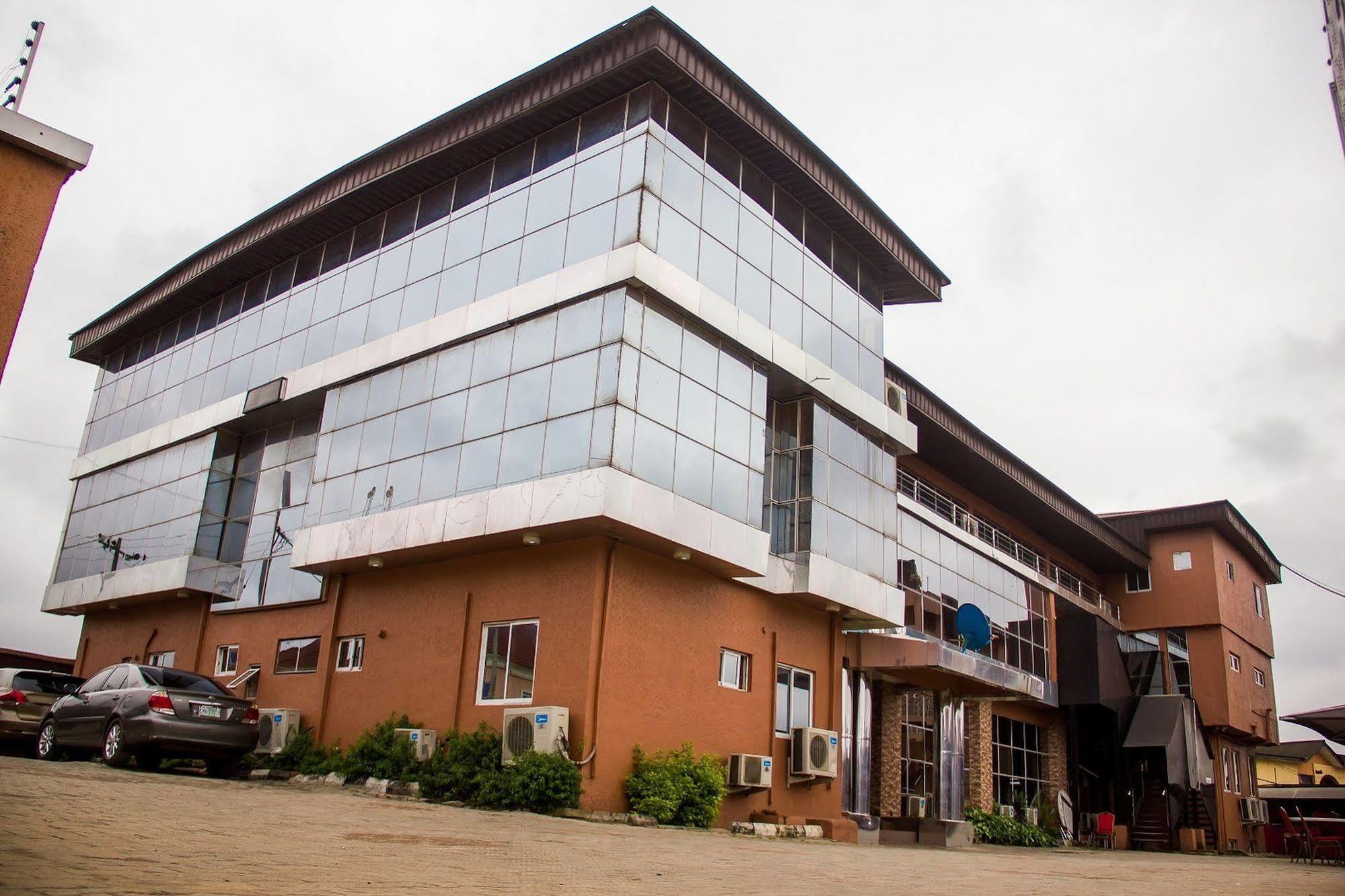 Glasshouse Hotel And Suites Lagos Exterior photo